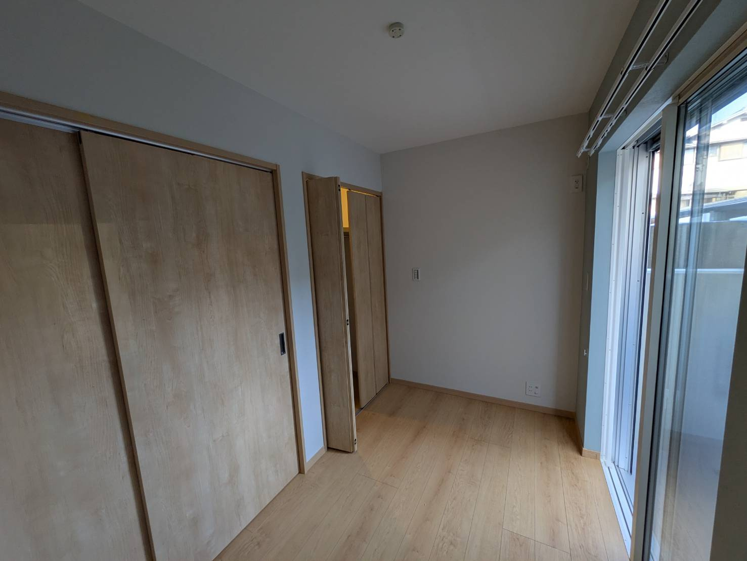 シャルム魚住の洋室