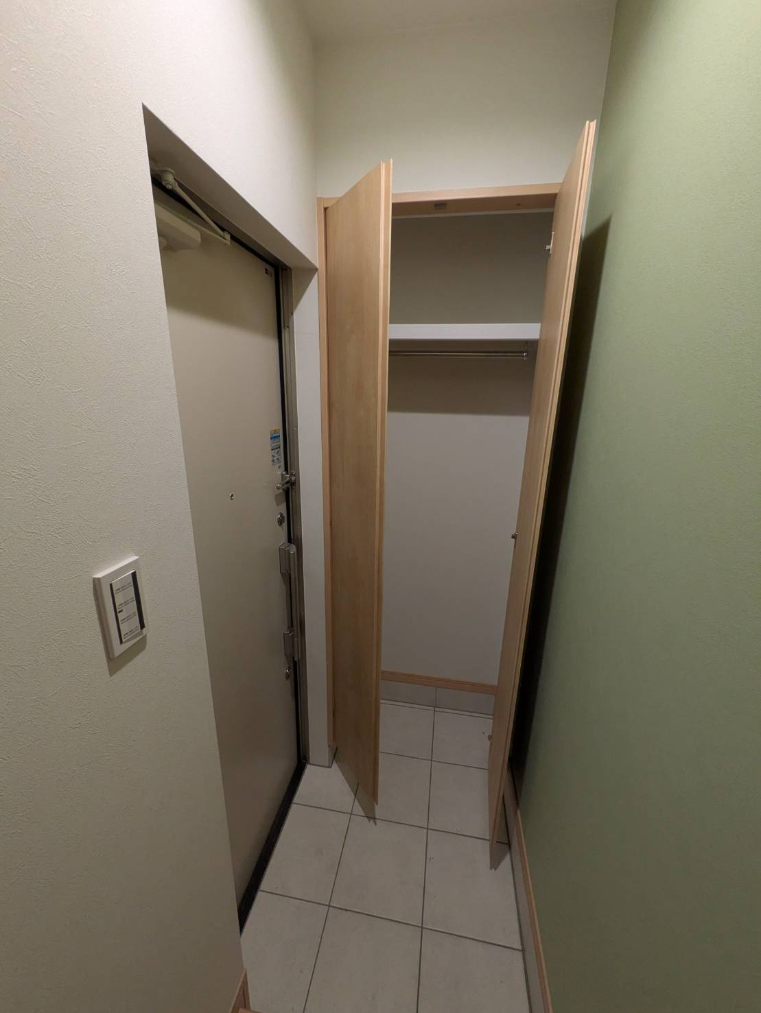 シャルム魚住の玄関