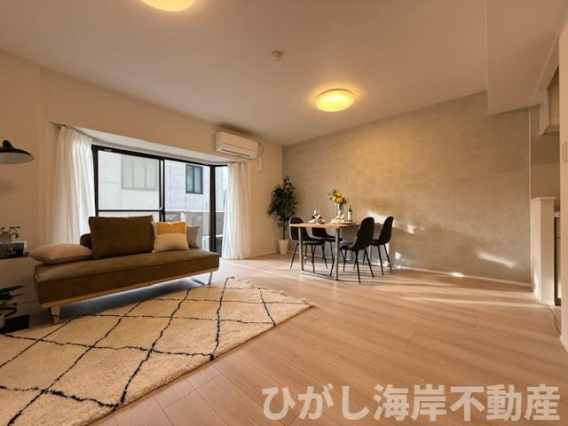 レクセルマンション平塚見附町の居間・リビング|新規リフォーム完了！　17帖　LDK