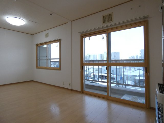 マンション鹿内の居間・リビング