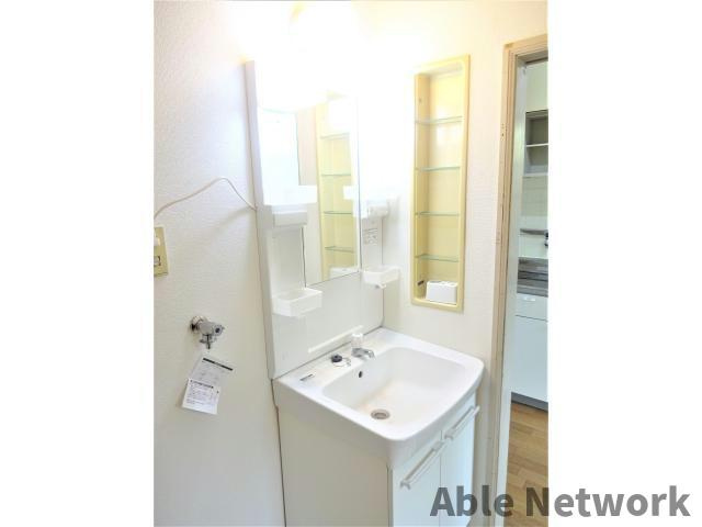 アイビス土合タウンK-7〜K-8の浴室|窓付きで湿気がこもらないバスルーム