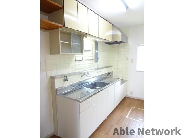 アイビス土合タウンK-7〜K-8の収納|キッチン上収納もたっぷり