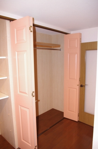 ヴィラリブランの設備|同建物内別部屋の写真です。