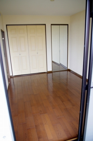 ヴィラリブランの内装|同建物内別部屋の写真です。