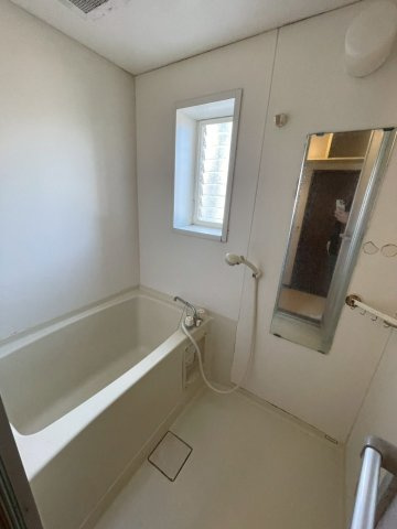 久留米市南４丁目のアパートの浴室