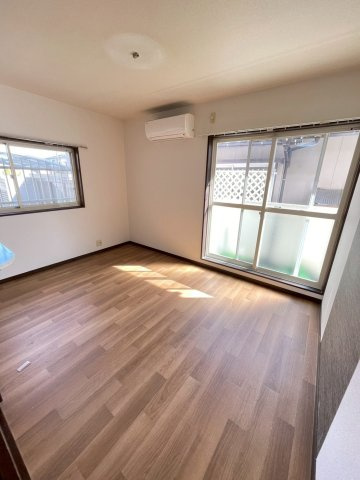 久留米市南４丁目のアパートの洋室