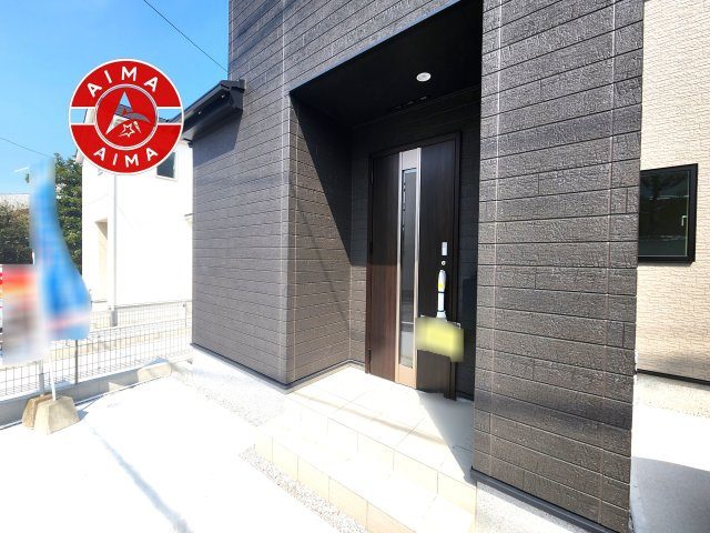福岡市中央区笹丘２丁目第1-5棟（3号棟）の玄関|おでかけの時も帰った時も、「我が家」を最初に感じでもらえる素敵な空間に。