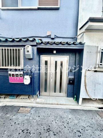 門真市本町テラスハウスのエントランス