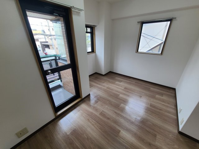 メゾンド平岡3番館の居間・リビング