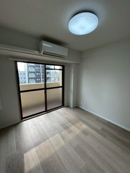 大正メゾンの居間・リビング