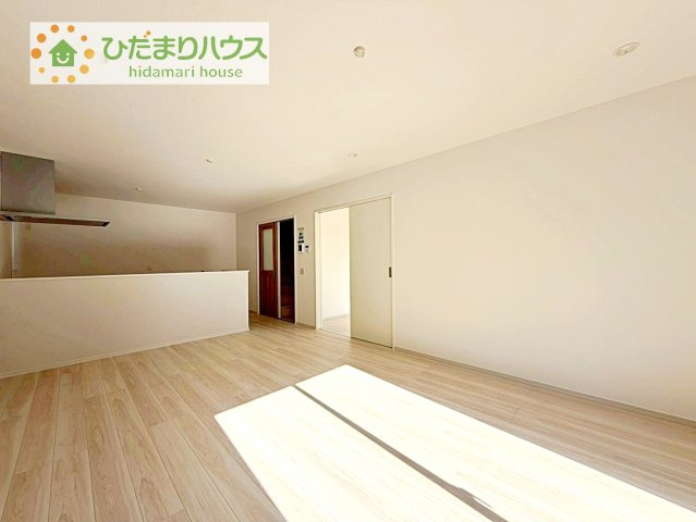 【居間・リビング】 | 取手市戸頭16期　新築戸建　2号棟 | お友達や親戚とホームパーティもいいですね(*^^*)