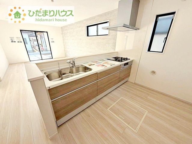 【キッチン】 | 取手市戸頭16期　新築戸建　2号棟 | 3口コンロでお料理する時間も短くなりそうですね(*‘∀‘)