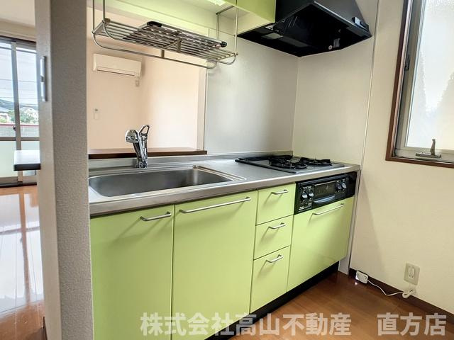 直方市大字上頓野のアパートのキッチン