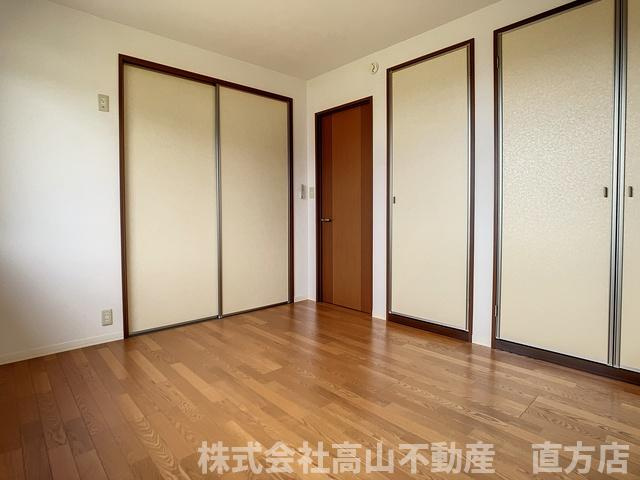 直方市大字上頓野のアパートの洋室