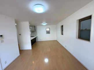 【居間・リビング】 | 清水丘２丁目　中古一戸建