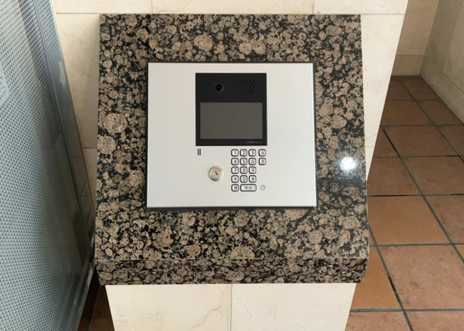 【防犯設備】 | リッツタワー八王子 | 当然のことではありますが、オートロックやセンサーライト、ホームセキュリティーなどの防犯設備があれば、小さいお子様がいるご家庭も安心ですよね！まず物件購入の際は、防犯設備もチェックするようにしましょう。