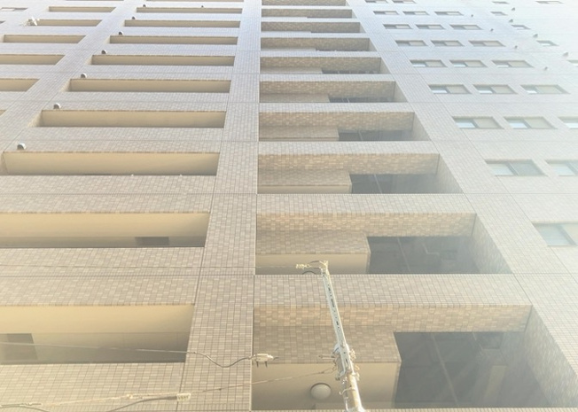 【構造・工法・仕様】 | リッツタワー八王子 | ＳＲＣ造は強度や耐震性の面でもRC造と比べて優れています。そのため、10階建以上の高層または超高層マンションなどの建築にも多く採用されています。柱や梁などのサイズが小さくても高い耐震性を確保できます。