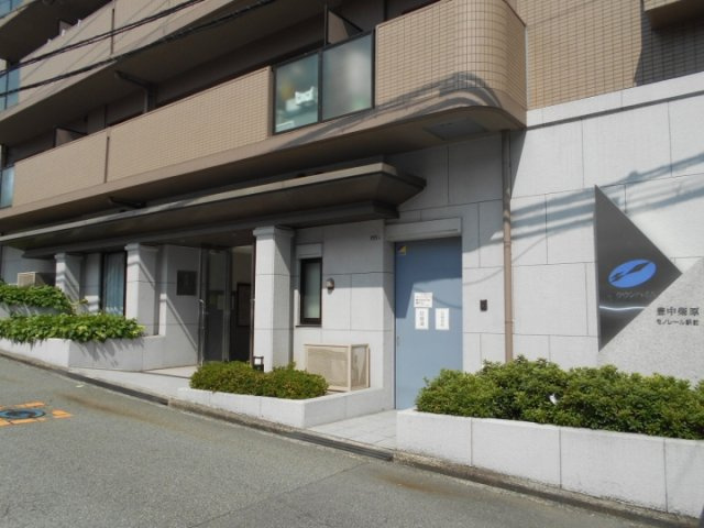 クラウンハイム豊中柴原モノレール駅前の玄関