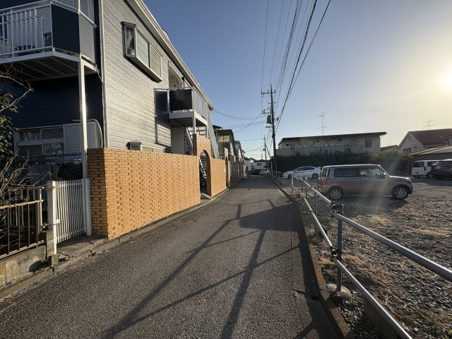 ペスカドールⅡの外観|西側約4ｍ公道に約16.1ｍ接道