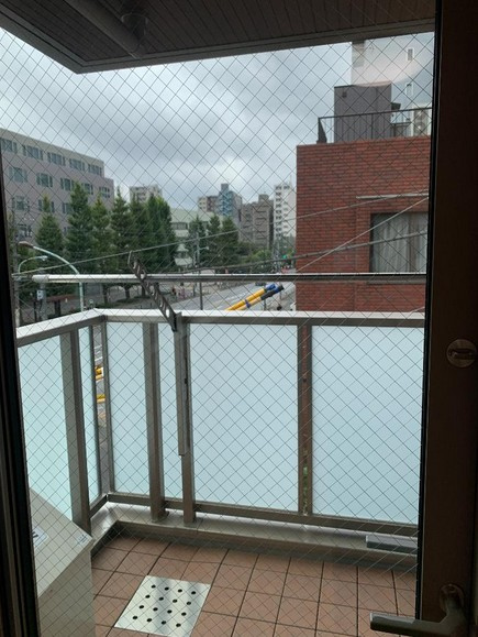 【バルコニー】