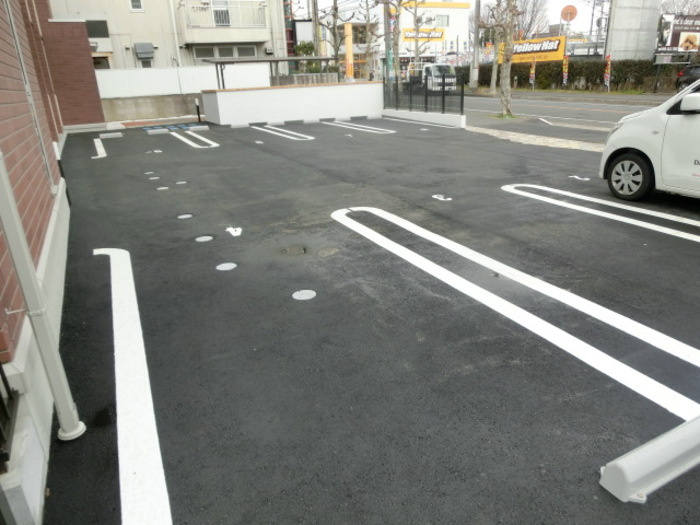 フリージアヒルズの駐車場