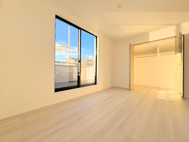 港南区上永谷3丁目　新築戸建ての洋室|◆気持ちの良い風が室内へ入り込む居室。家具を配置しても広々ご利用いただけます！！
