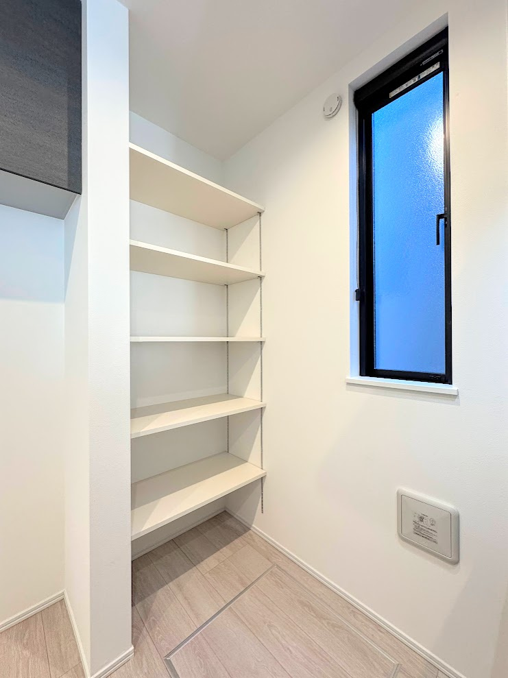 港南区上永谷3丁目　新築戸建ての収納|◆暮らし心地を大きく左右する収納を、適材適所に配置し使い勝手を考慮しました。空間を余すところなく有効利用した収納は生活空間をより上質なものにしてくれるでしょう。
