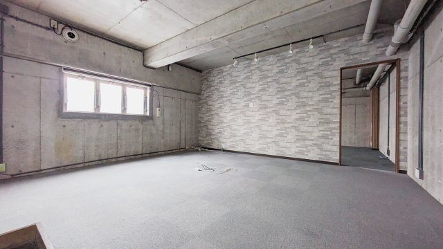 【ロビー】 | KIKI'S FLAT　地下1階店舗