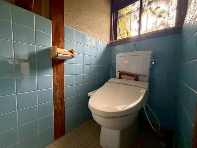 東京都八王子市下恩方町 中古戸建のトイレ|コンパクトで使いやすいトイレです