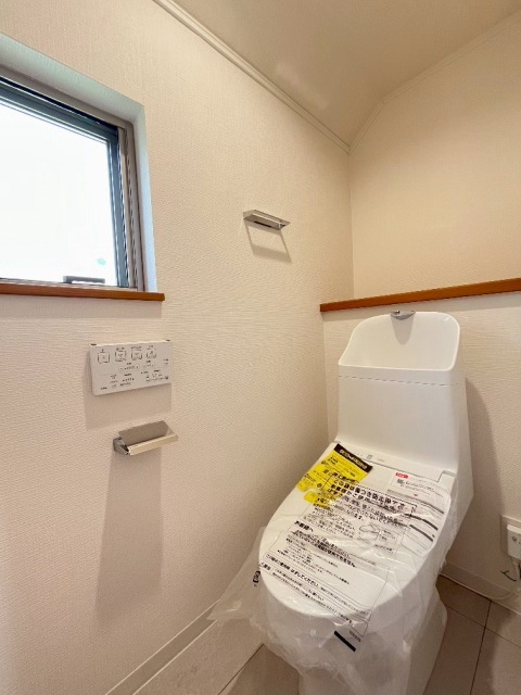 三鷹市牟礼七丁目戸建のトイレ|落ち着いたトイレです