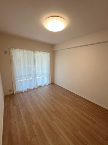 コスモ町屋の洋室|広々とした洋室です