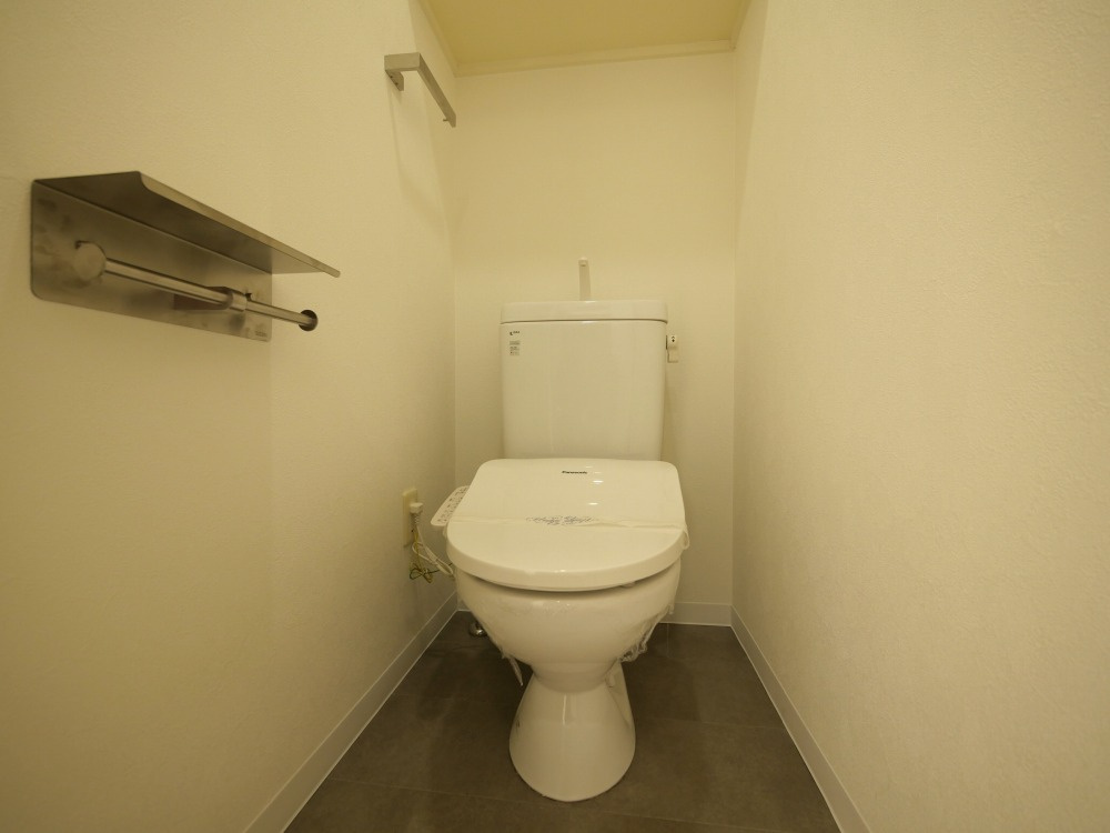 大阪市西区九条１丁目の賃貸マンションのトイレ