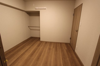 【洋室】 | 勾当台ハイツ | 4.5帖