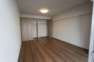 【洋室】 | 勾当台ハイツ | 14.1帖
