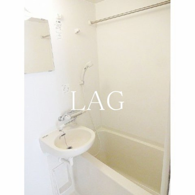 【浴室】 | プレール・ドゥーク西大島駅前 | お風呂です。