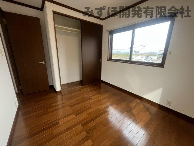 東村山郡山辺町大字大塚822-1の洋室