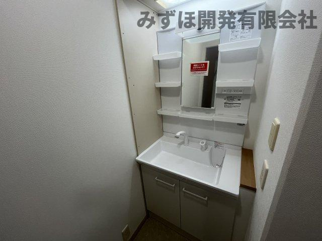 東村山郡山辺町大字大塚822-1の洋室