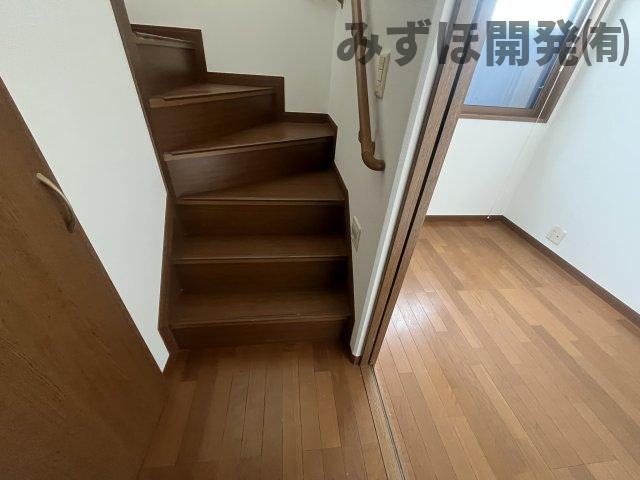 東村山郡山辺町大字大塚822-1の洋室