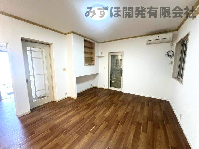 東村山郡山辺町大字大塚822-1の居間・リビング