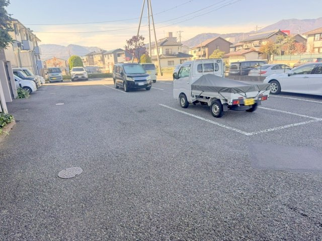 サーパス東長野の駐車場|共用部・駐車場　空き状況は変動しますのでお問合せください。