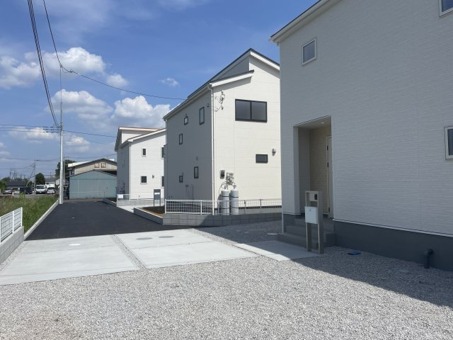 【前面道路含む現地写真】 | 熊谷市中恩田　新築戸建　全3棟　1号棟