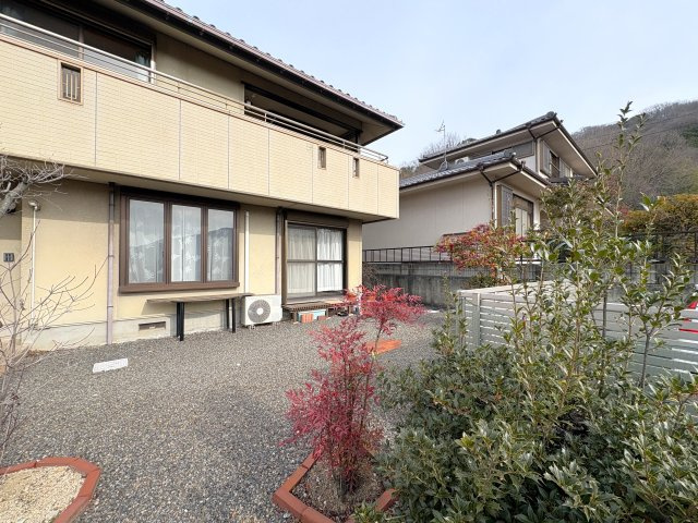 西大島売家の庭