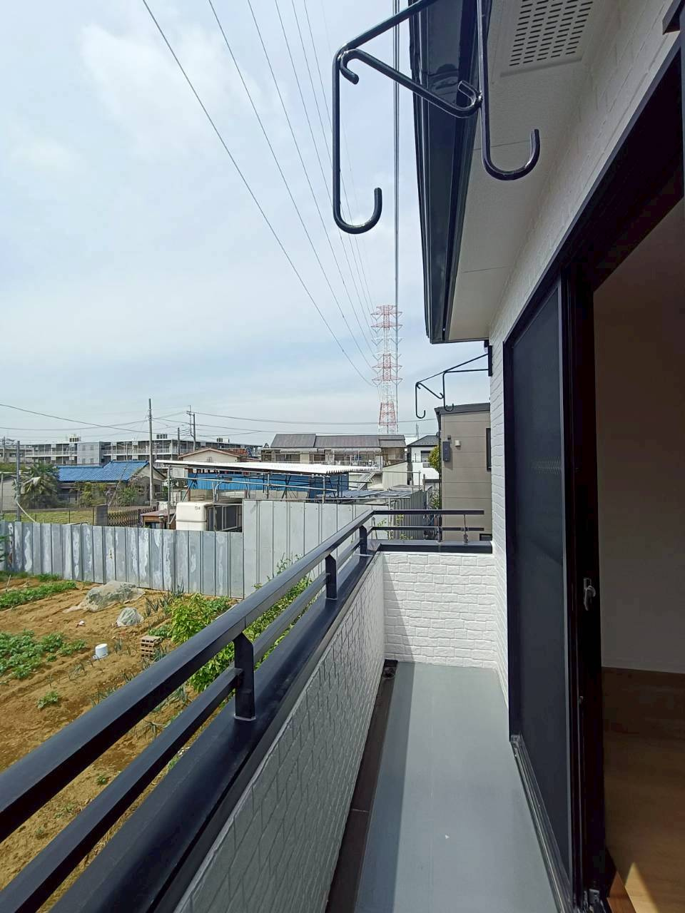 八潮市　鶴ケ曽根　中古戸建のバルコニー|暖かな日差しのふりそそぐバルコニー