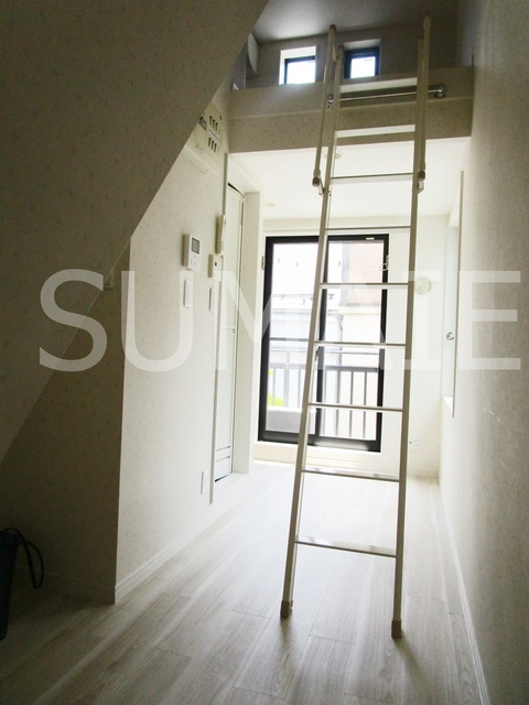 F-style十条の居間・リビング|ロフト付きのお部屋です☆