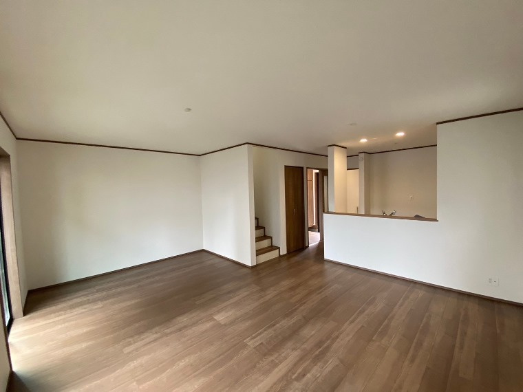 多摩平戸建の居間・リビング|ゆったりとした居間です