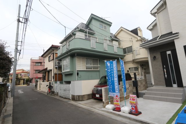 【Heartfull Town】小平栄町の外観|住宅性能評価（建設＋設計）のダブル取得。耐震等級は最高等級の3。建築基準法の1.5倍。地震に強い安心住宅です。