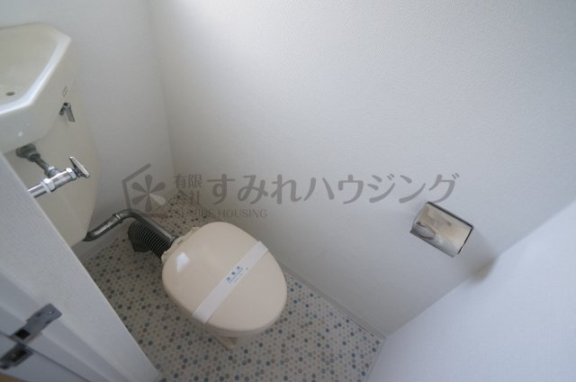 金岡マンションのトイレ|参考、同建物・反転間取りの号室