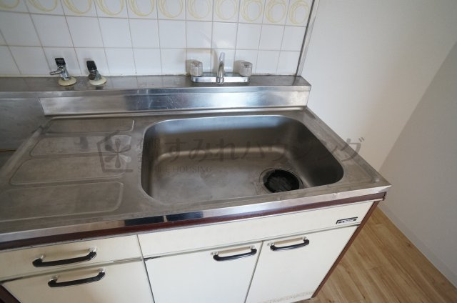 金岡マンションのキッチン|参考、同建物・反転間取りの号室