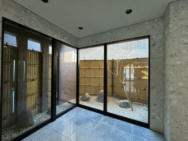 ーサンライフ門司駅前ー2LDKー中古マンション　【門司区　中古マンション】のエントランス|風情を感じられるお洒落なエントランス