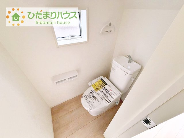 【トイレ】 | 結城市結城第43　新築戸建　2号棟 | 白を基調としたトイレは、インテリア次第でどんな空間になるかワクワクしますね♪